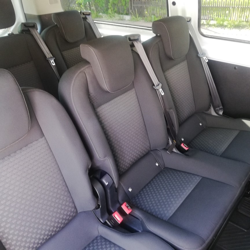 drugi rząd foteli w fordzie Transit Custom