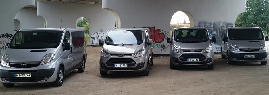 busy firmy AGATEX, tu 2 ople i w środku 2 fordy
